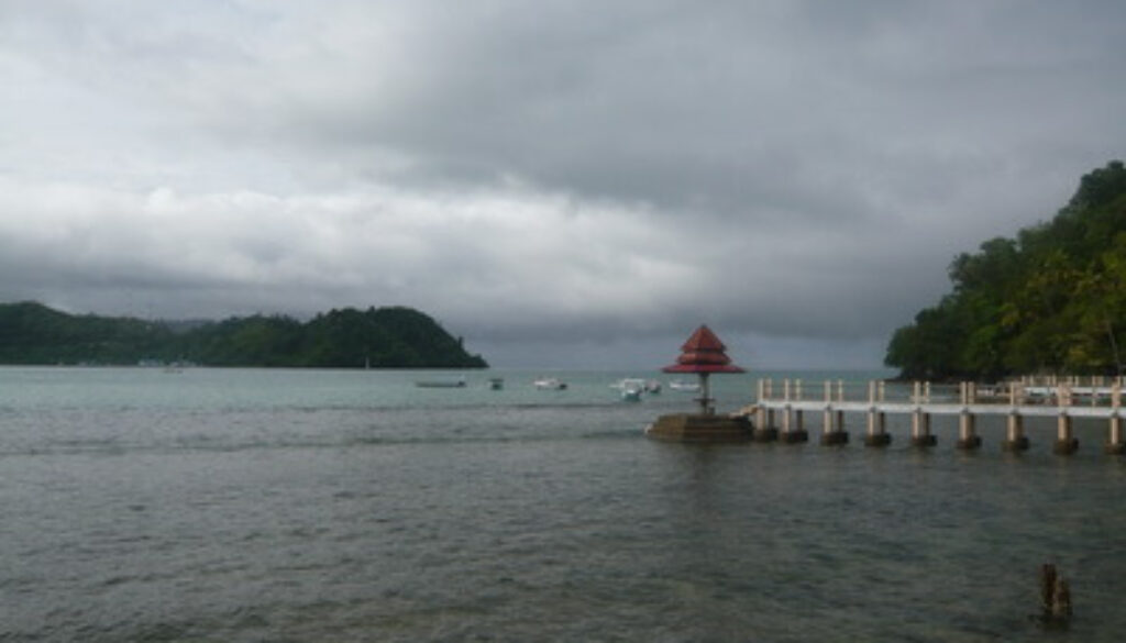 pantai_carocok_painan_2